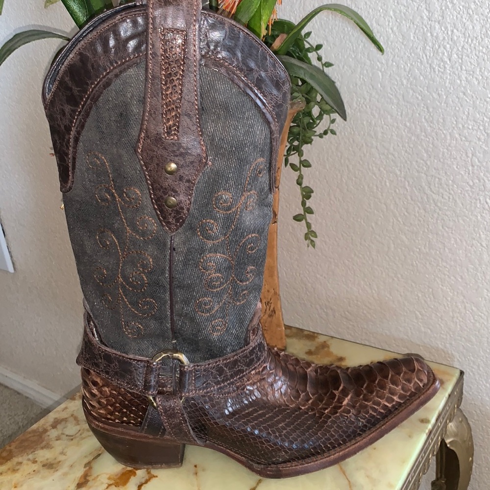 FRIDA CUADRA boots, brown snake, square toe, embroidered denim tops. Size 7 EUC